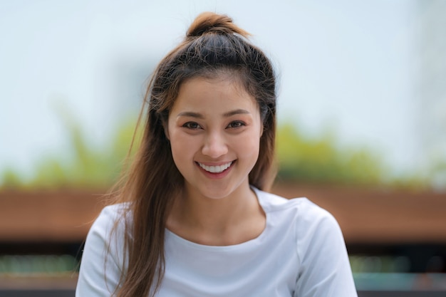 徐玲